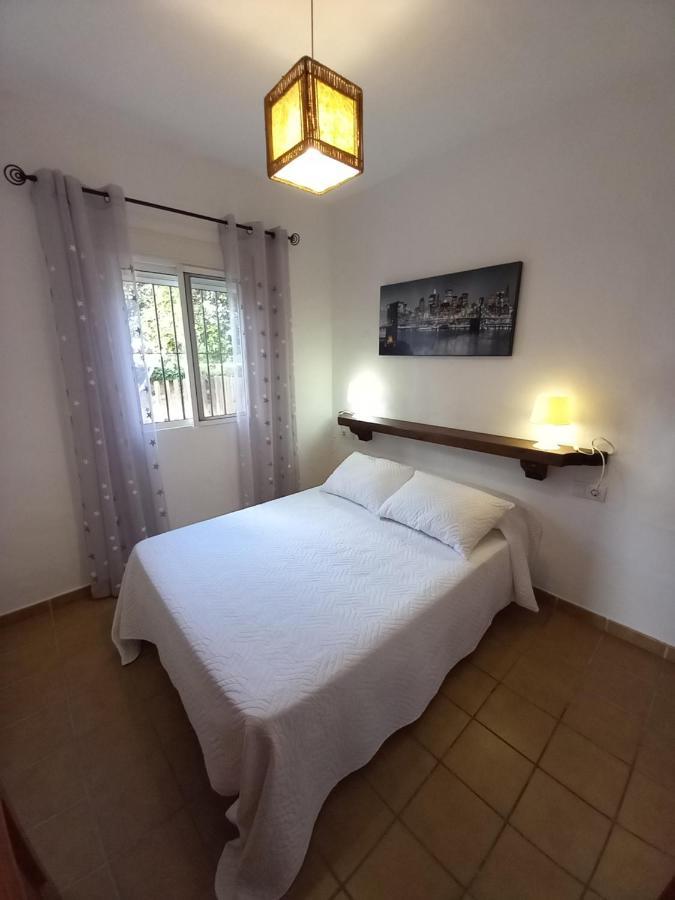 Apartamentos Cala Isabel Zahora Exteriér fotografie